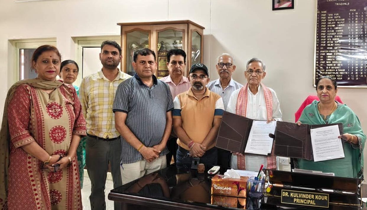 gandi nagar, women, college, astrology