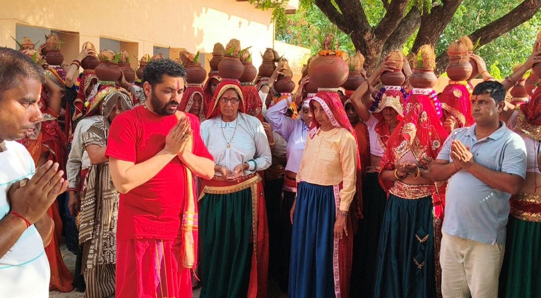 121 women took out a grand Kalash Yatra