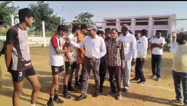Karoli defeated Budhwal B in the inter-nurseKaroli defeated Budhwal B in the inter-nursery volleyball competition.ry volleyball competition.