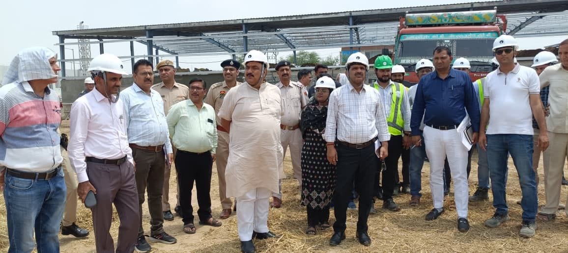 Deputy Speaker Dr. Krishan Lal Middha inspected the biogas plant.