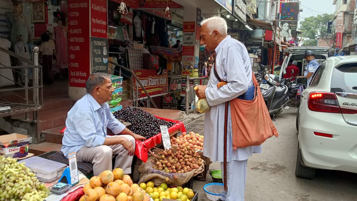 Jamun arrives in the market; prices reach up to 400 per kg