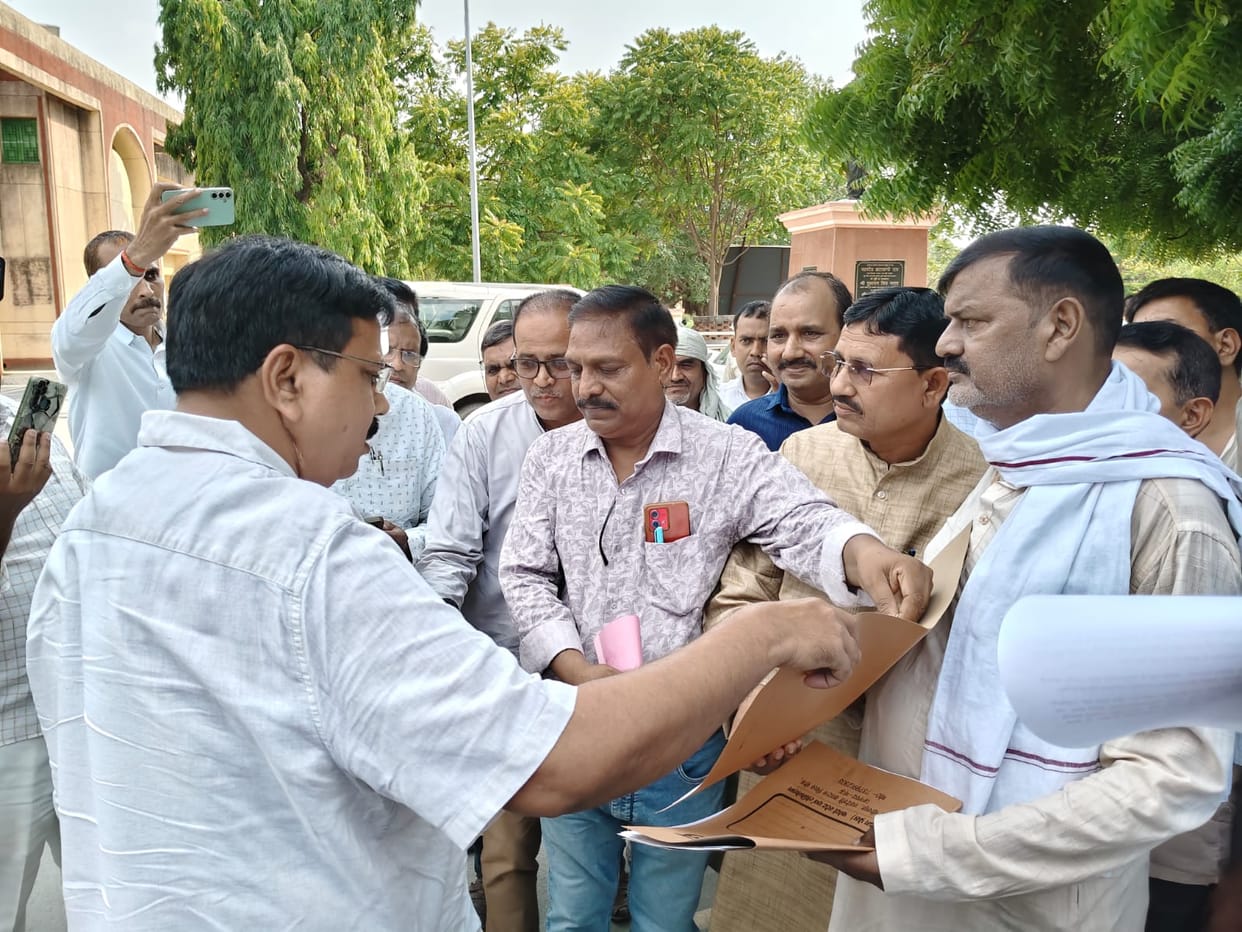 Demand to exempt teachers appointed before 2011 from the TET requirement.