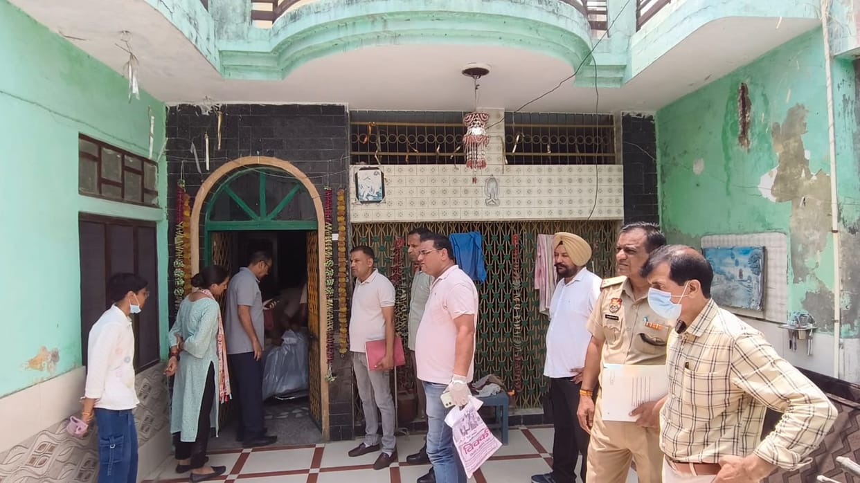 Retired SE murdered at home; robbery suspected