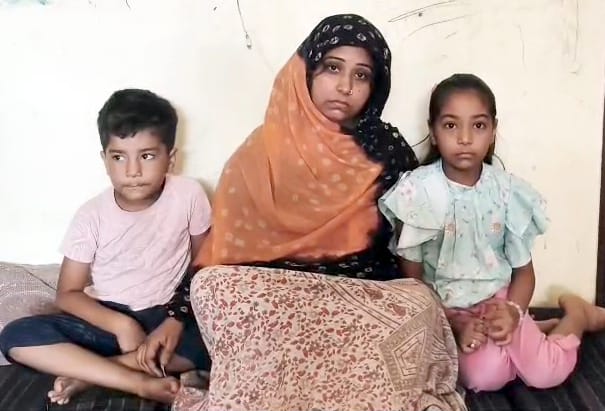 A young man died after being beaten by a moneylender; his family staged a protest at the police station.