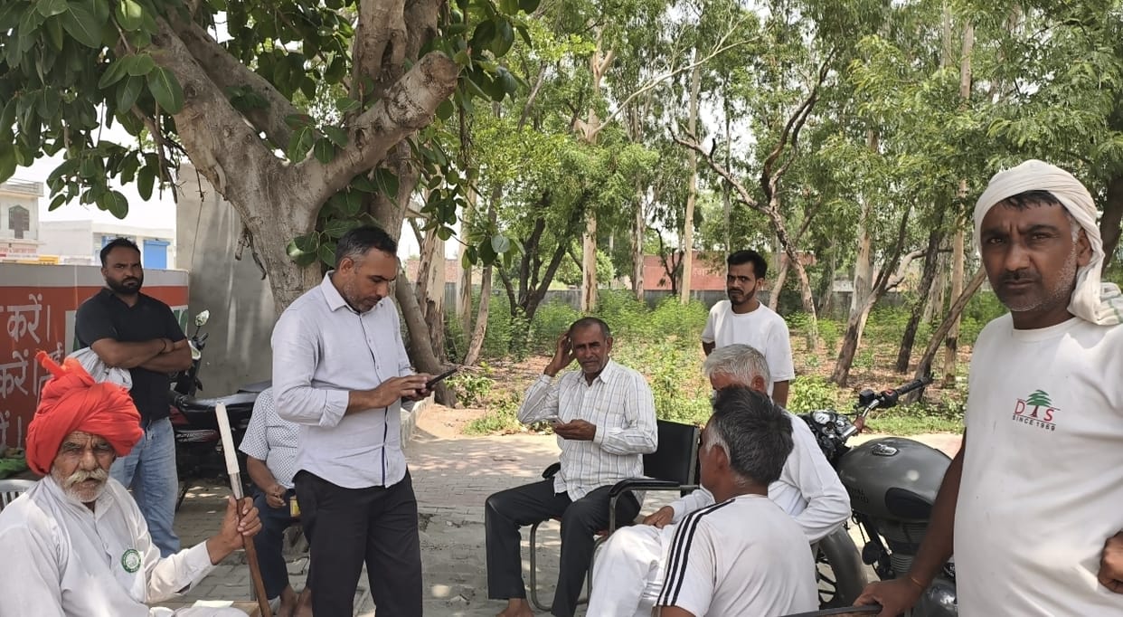 Farmers caught in the dispute between the society and employees; unable to get fertilizers or pesticides.