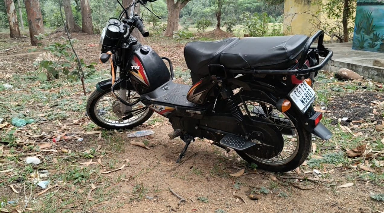 सड़क हादसे में बेटी की मौत, पिता घायल