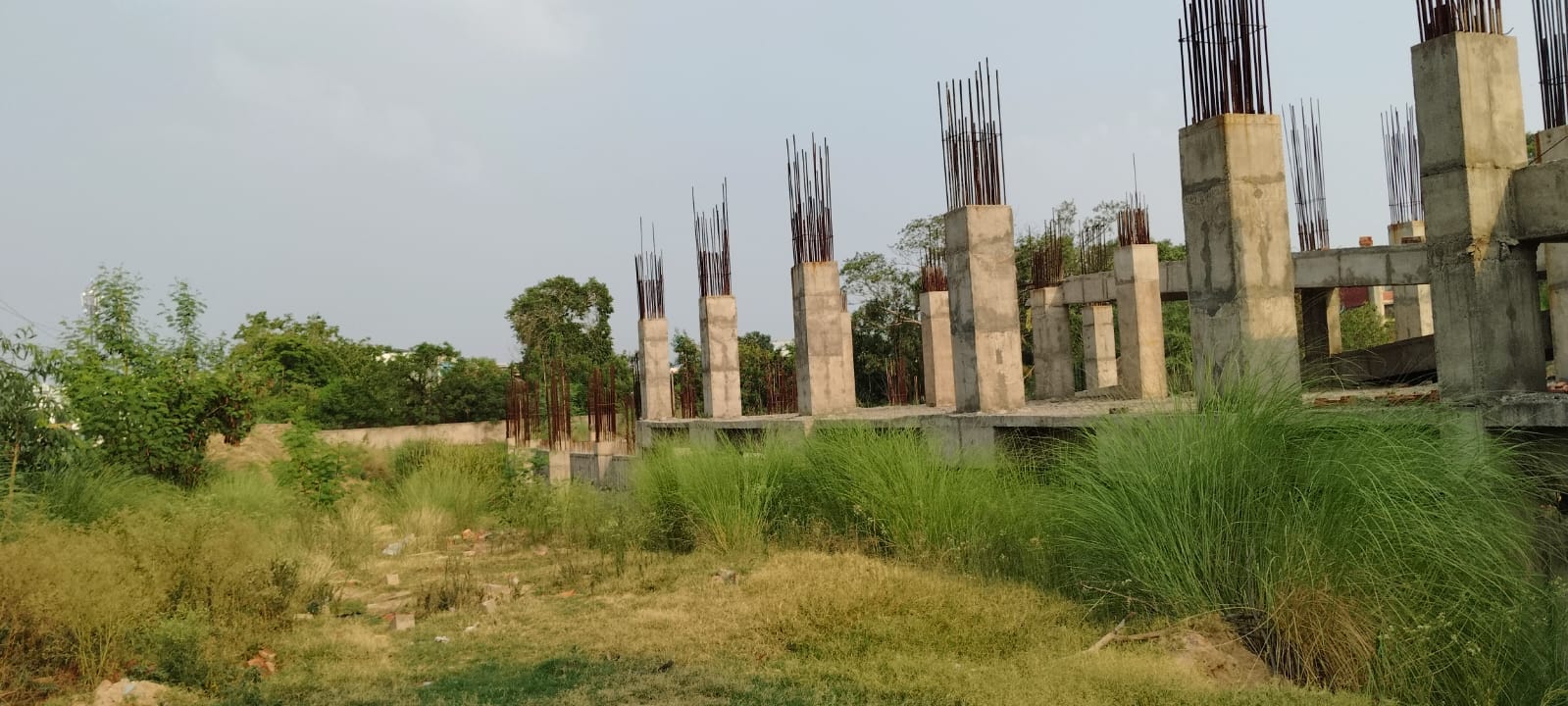 टीबी अस्पताल का अधूरा निर्माण। संवाद