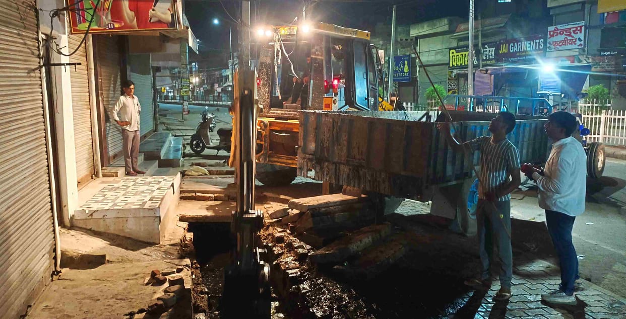 Strict measures regarding drain cleaning in the city; instructions issued to withhold contractor's payment until work is satisfactory