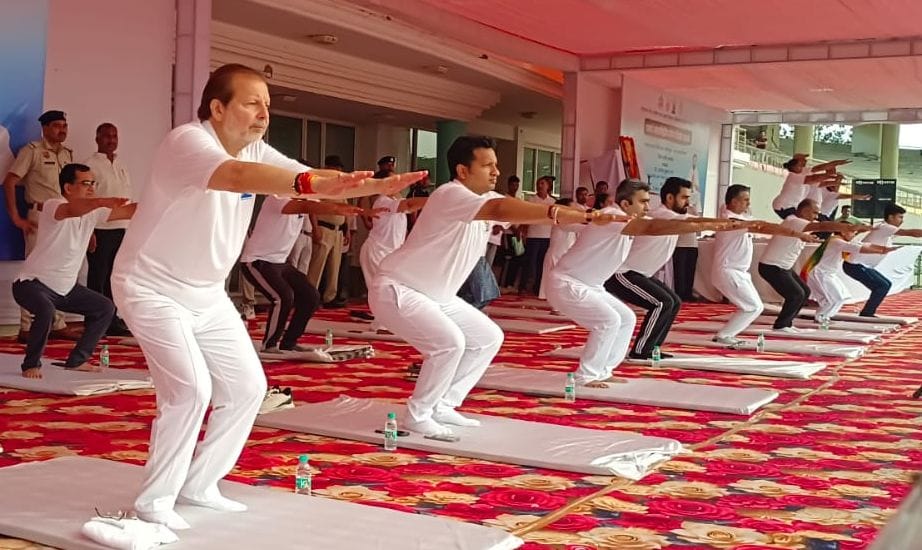 PM-CM joined virtually and stressed on adopting yoga