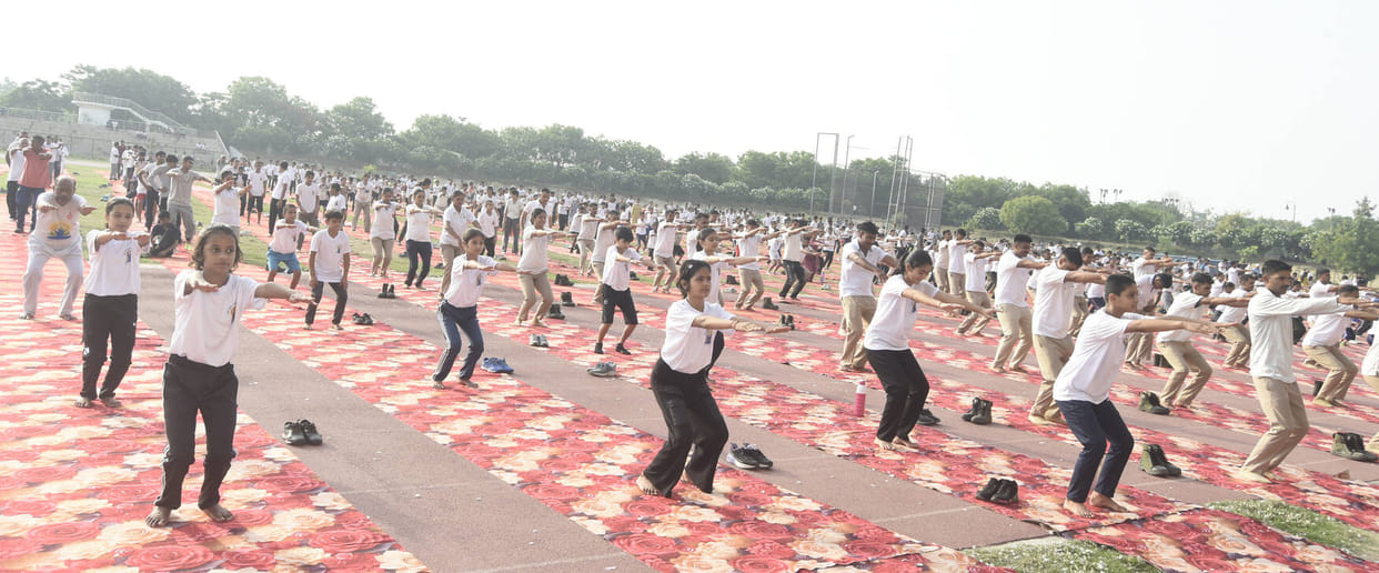 Students and athletes participated in the Yoga Day rehearsal.Students and athletes participated in the Yoga Day rehearsal.