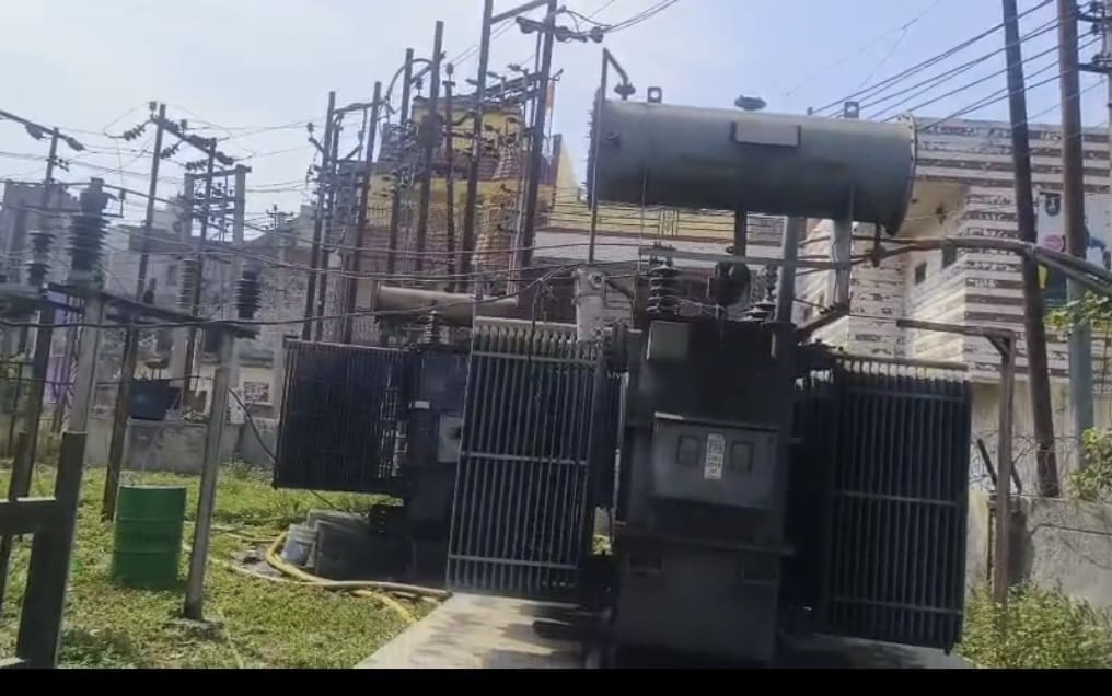 Aliganj's power supply disrupted for 24 hours; residents struggle for water.