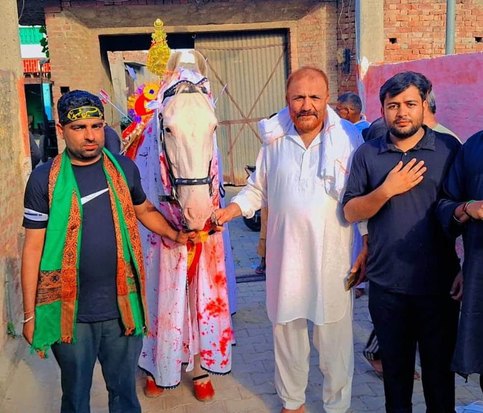 बातनौर में मातम करते सोगवार। (फलावदा)