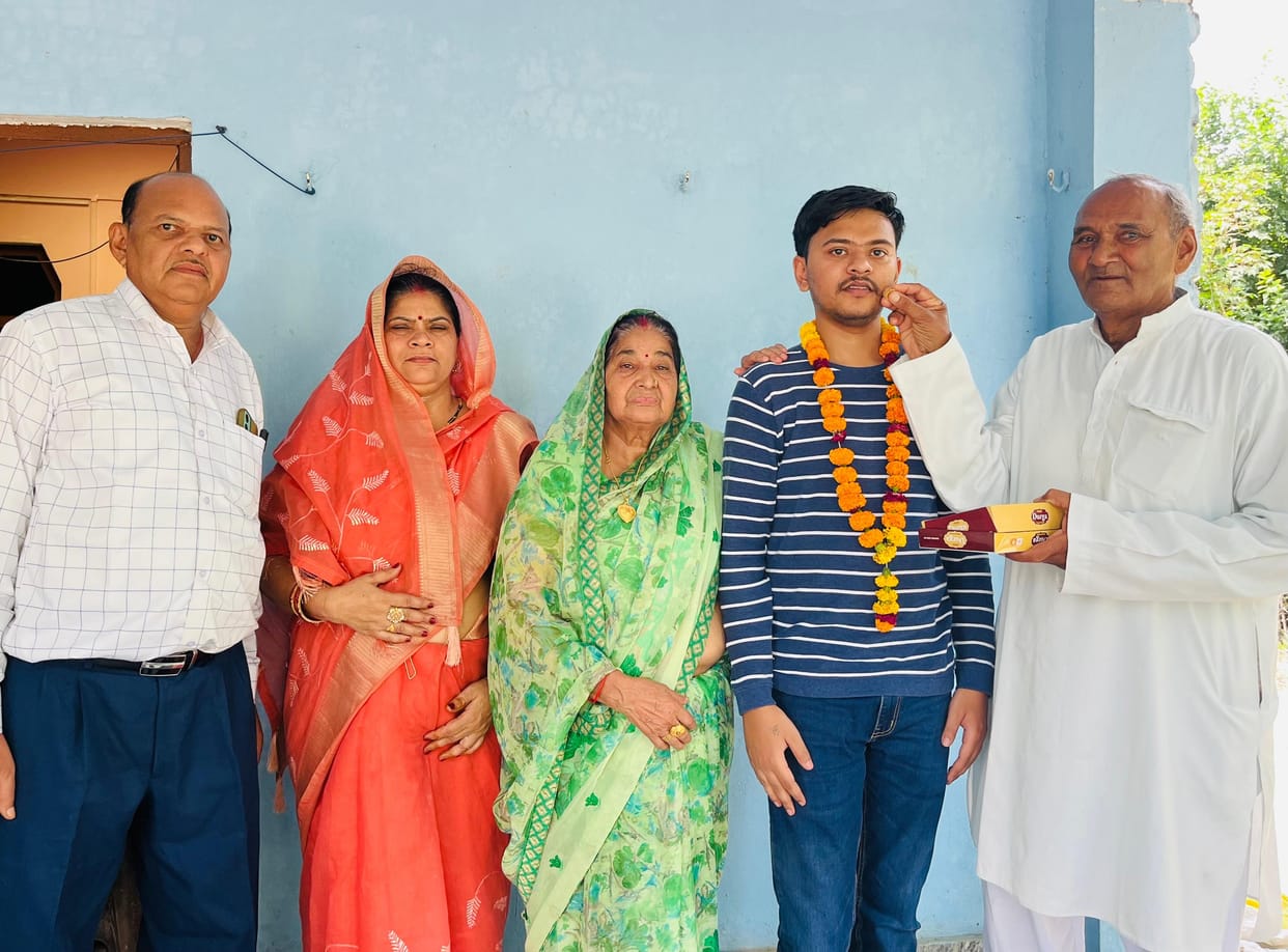 Anand from Dibiyapur becomes a Revenue Officer in Bihar.