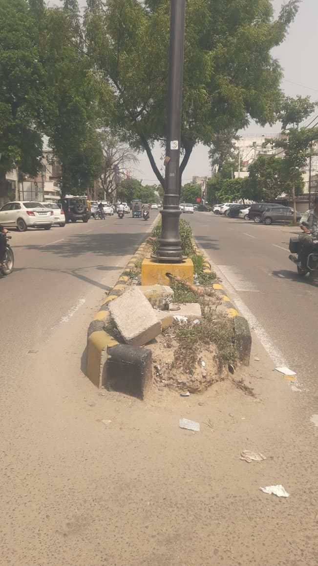 82 people lost their lives in 72 road accidents over five and a half months
