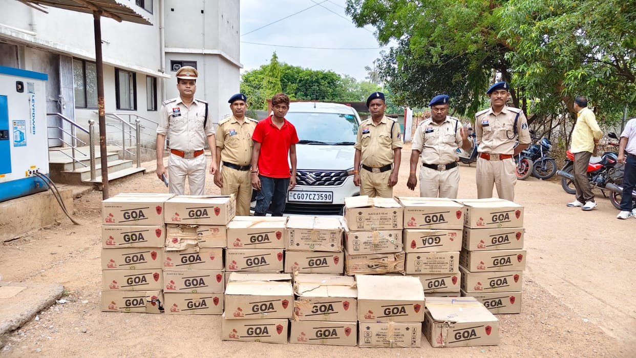 Liquor from Madhya Pradesh reaches Kanker police intercept the shipment and seize a consignment worth ₹10 la