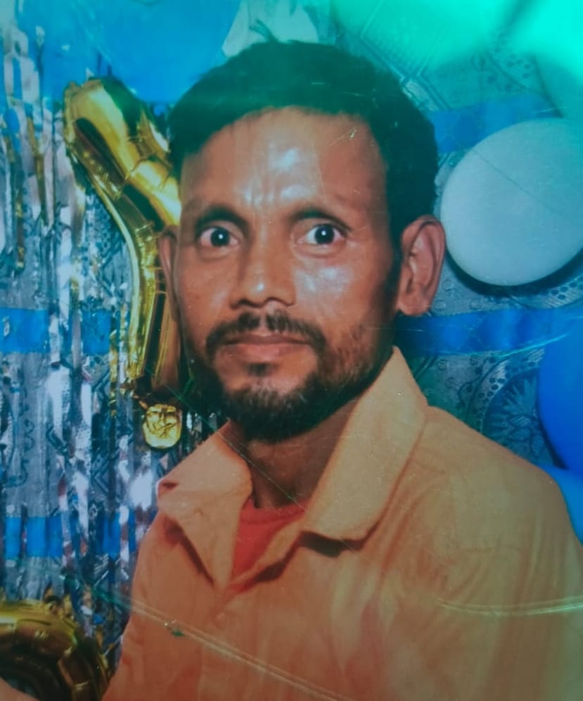 Bike rider gets caught in e-rickshaw, dragged for 300 meters, dies