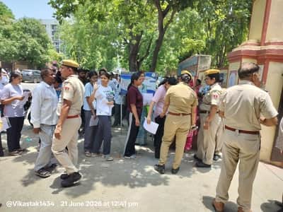 कड़ी सुरक्षा के बीच अजमेर में NEET री-एग्जाम
