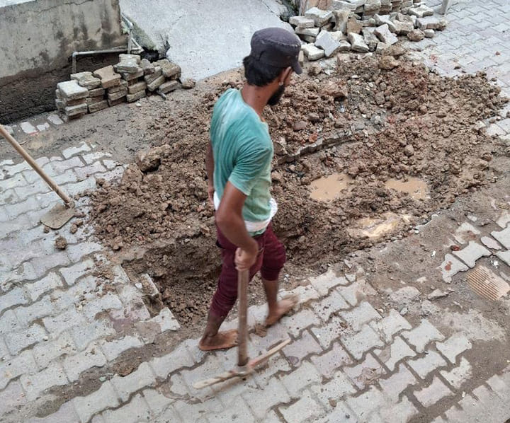 Work to repair the pipeline leakage has begun.
