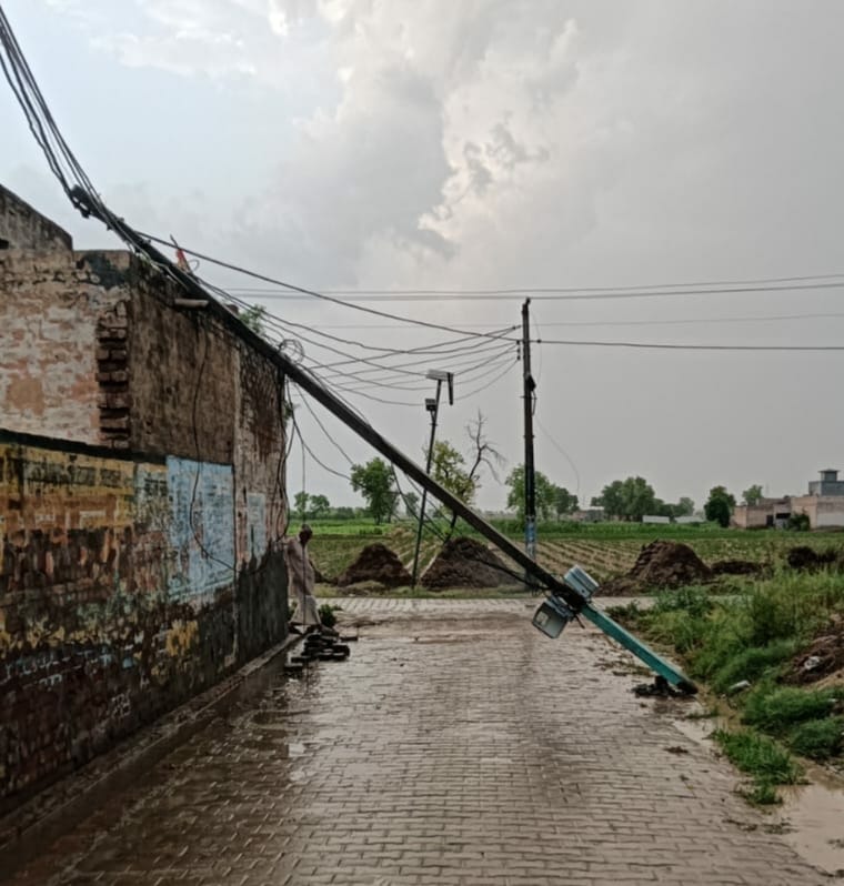 50 electricity poles toppled by strong gale; power supply disrupted for two days.