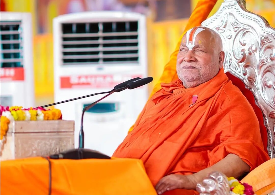 यूपी : रामभद्राचार्य की बढ़ सकती हैं मुश्किले, ब्राह्मणों के खिलाफ दिए गए बयान पर कोर्ट ने जारी किया नोटिस