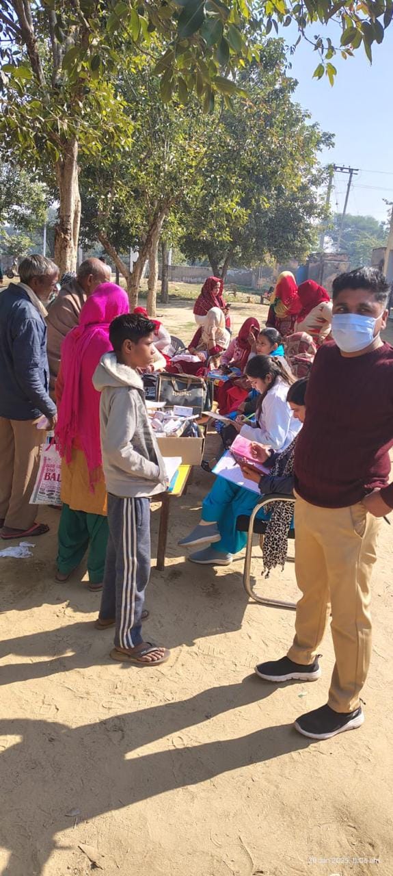 टीबी की जांच कराते मरीज। फाइल फोटो