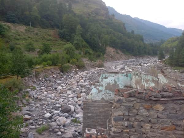Threat from Badragran Nallah Looms Over Patlikuhal