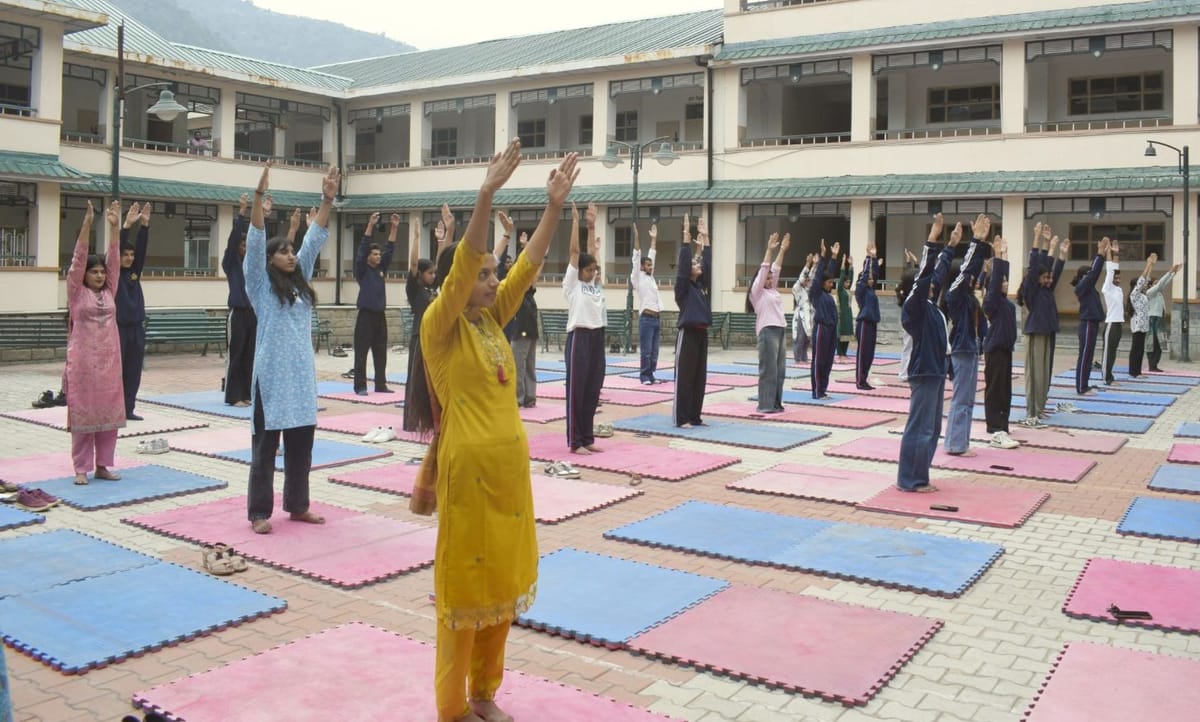 Rampur Bushahar News: हरिपुर कॉलेज में विशेष योग सत्र का आयोजन