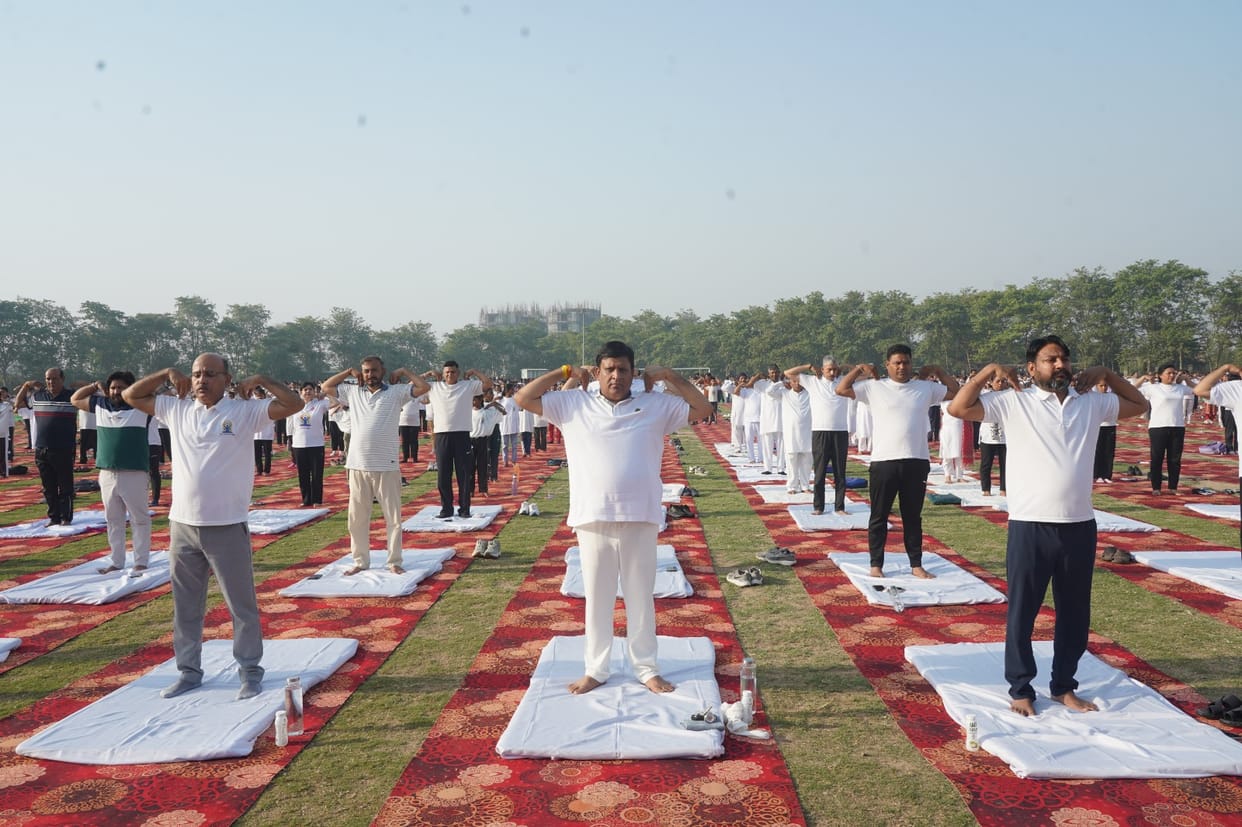 Massive turnout on Yoga Day