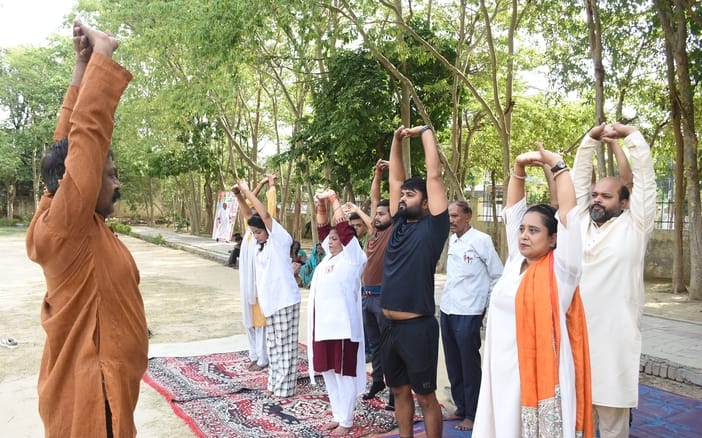 Lucknow News: अंतरराष्ट्रीय योग दिवस पर योग कर दिया अच्छी सेहत का संदेश