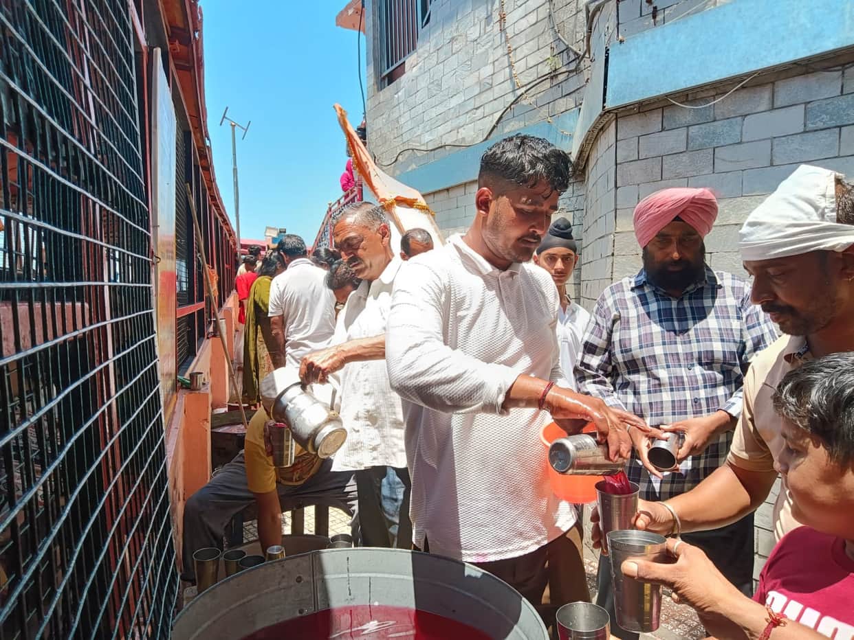 Crowd of devotees surges at Deotsidh; 18,000 offer prayers.