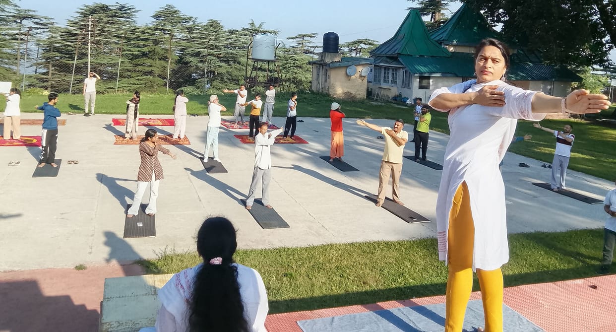 Yoga Day celebrated with great enthusiasm in Solan district; message of healthy living conveyed.