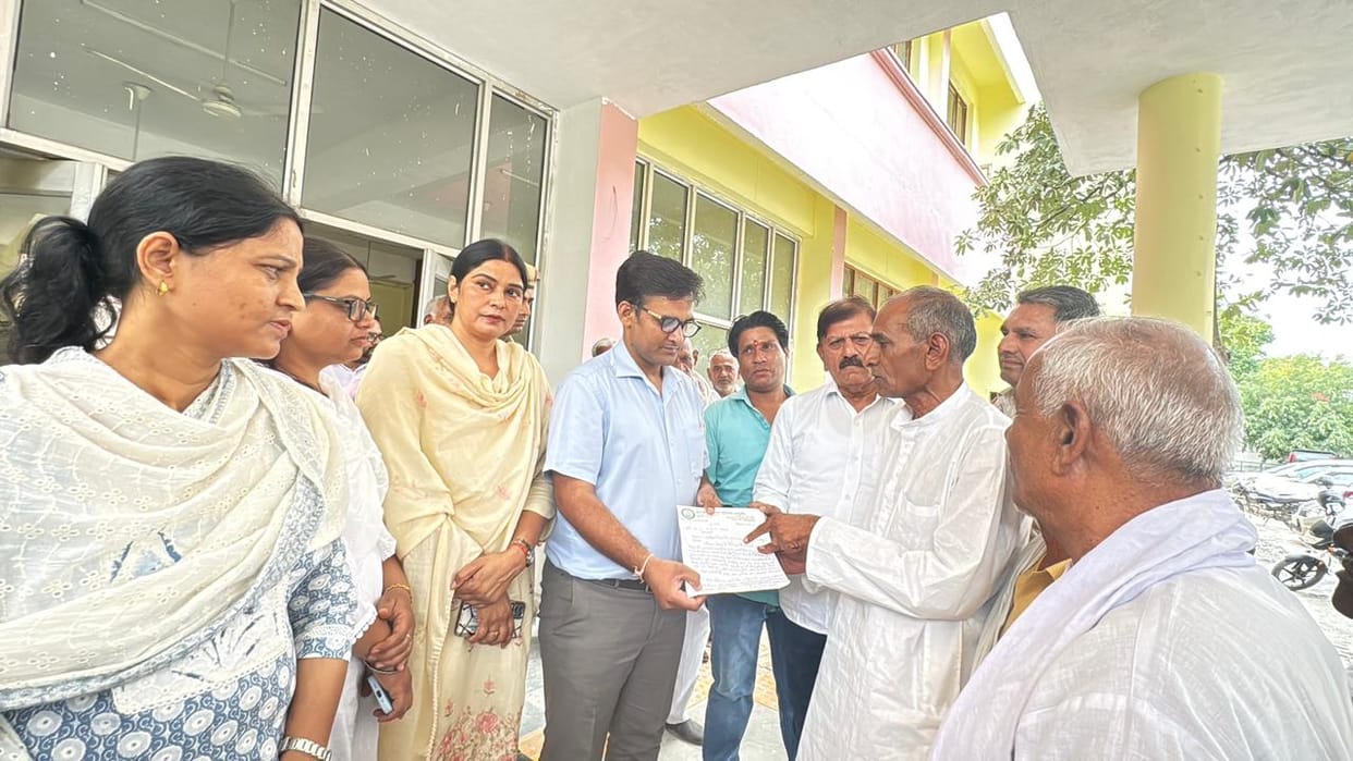 If the low-voltage issue is not resolved, the electricity board office will be locked up.