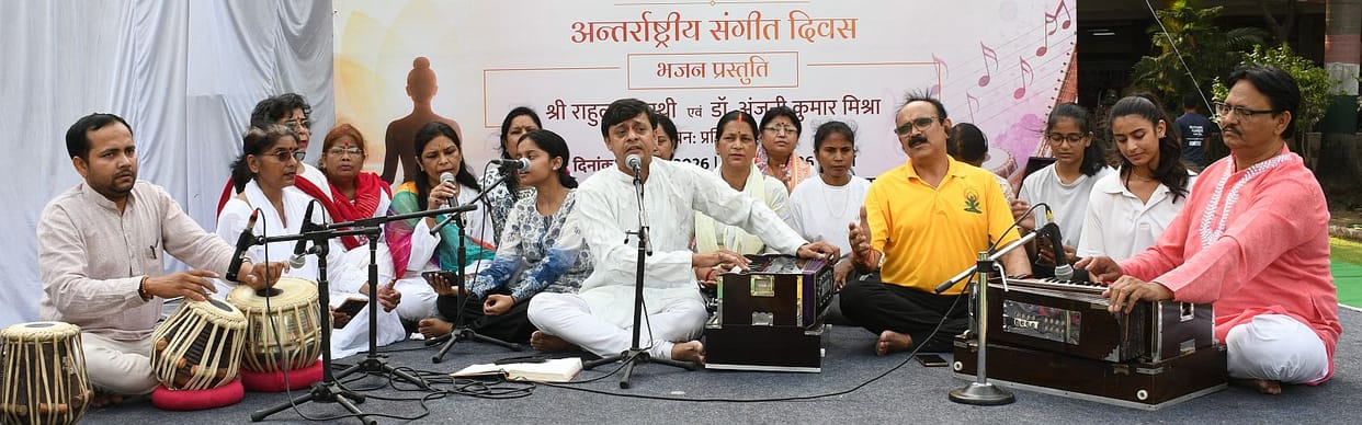 A confluence of devotional music and yoga took place at SNA.