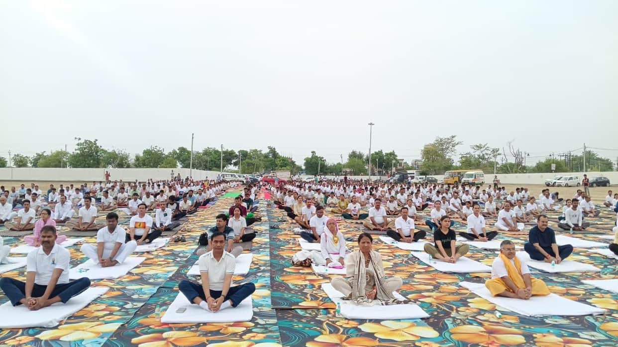 We have resolved to stay healthy... now we will practice yoga 365 days a year.