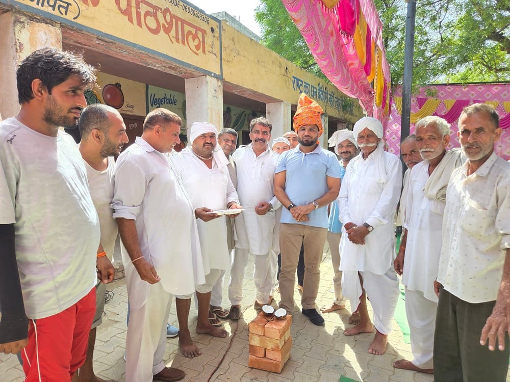 The MLA paid obeisance at Baba Shankarnath Samadhi and inaugurated the shed.