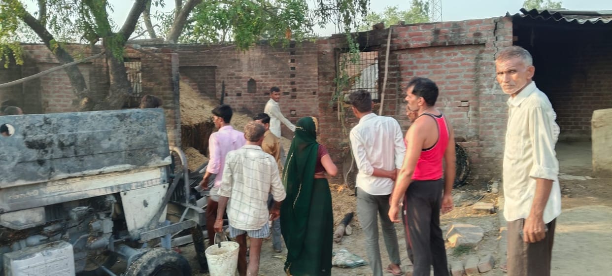 kasganj news house burned