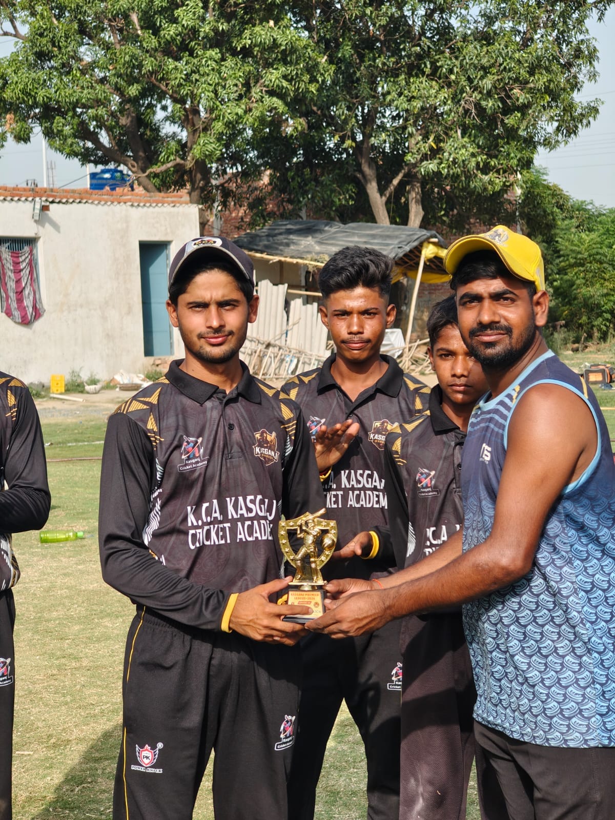 Kasganj Barrier won thanks to Saqib Ghazi's 168 runs.