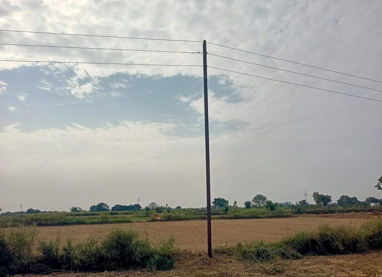 kasganj news impect electric pole