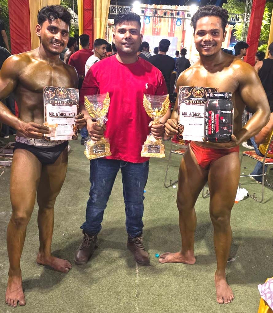Two athletes won medals at the bodybuilding competition.
