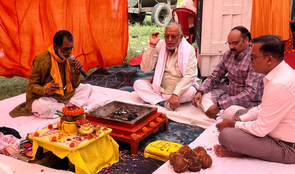 The groundbreaking ceremony was performed for the bridge connecting Hathauriya to Peepal Ghat.