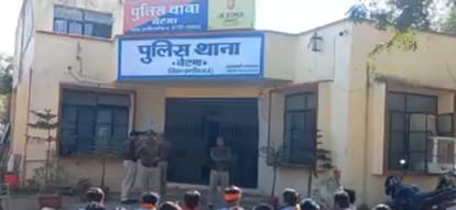 आरोपियों की तलाश में जुटी पुलिस टीम।