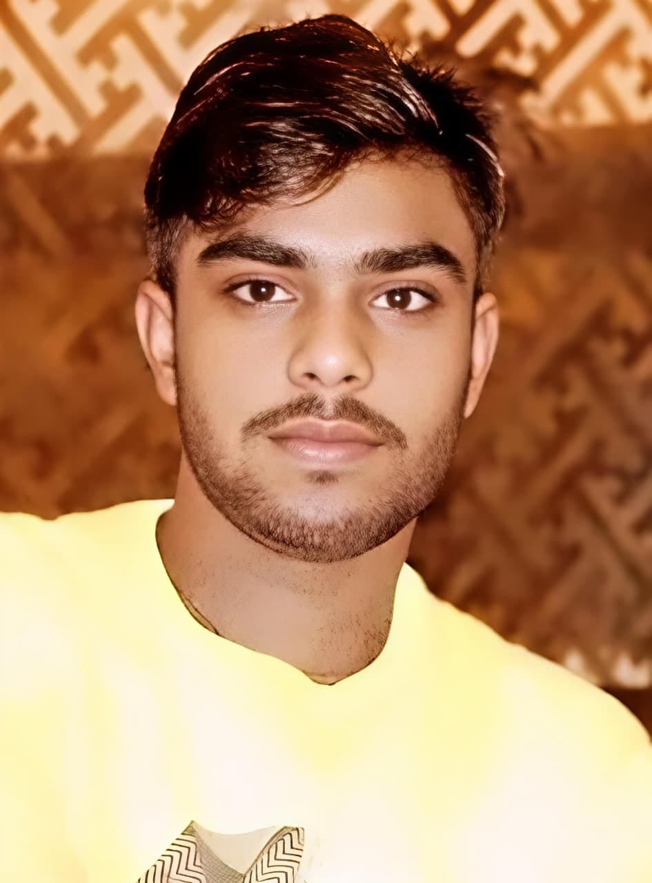 The waiter hanged himself in his room and committed suicide