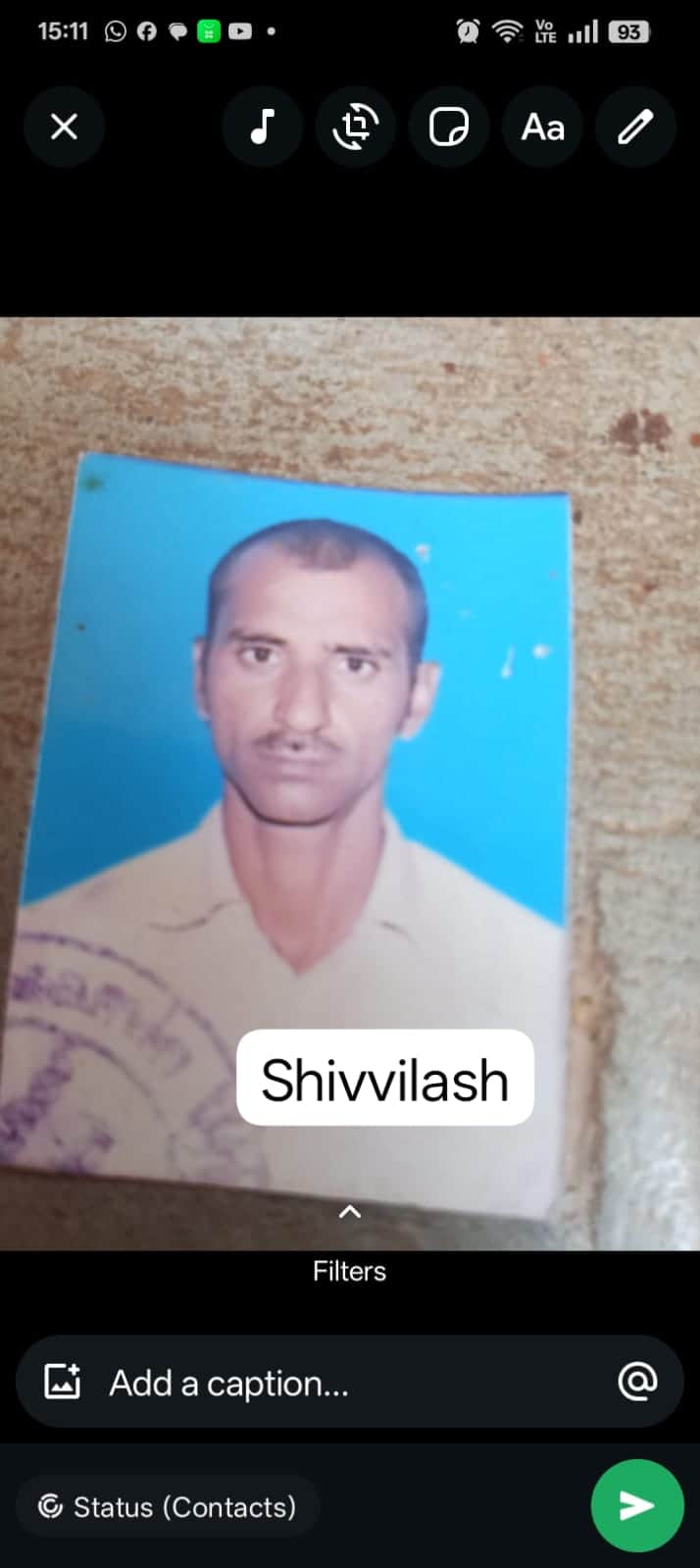 Passenger traveling from Delhi to Banda dies after falling from train.