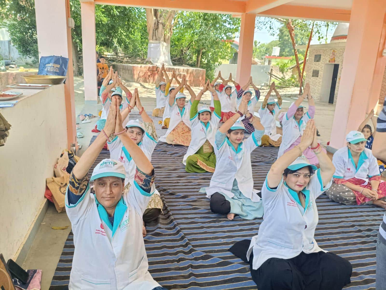 नघूं में पंजाब नेशनल बैंक ग्रामीण स्वरोजगार प्रशिक्षण संस्थान (आरसेटी) की ओर से आयोजित किए जा र