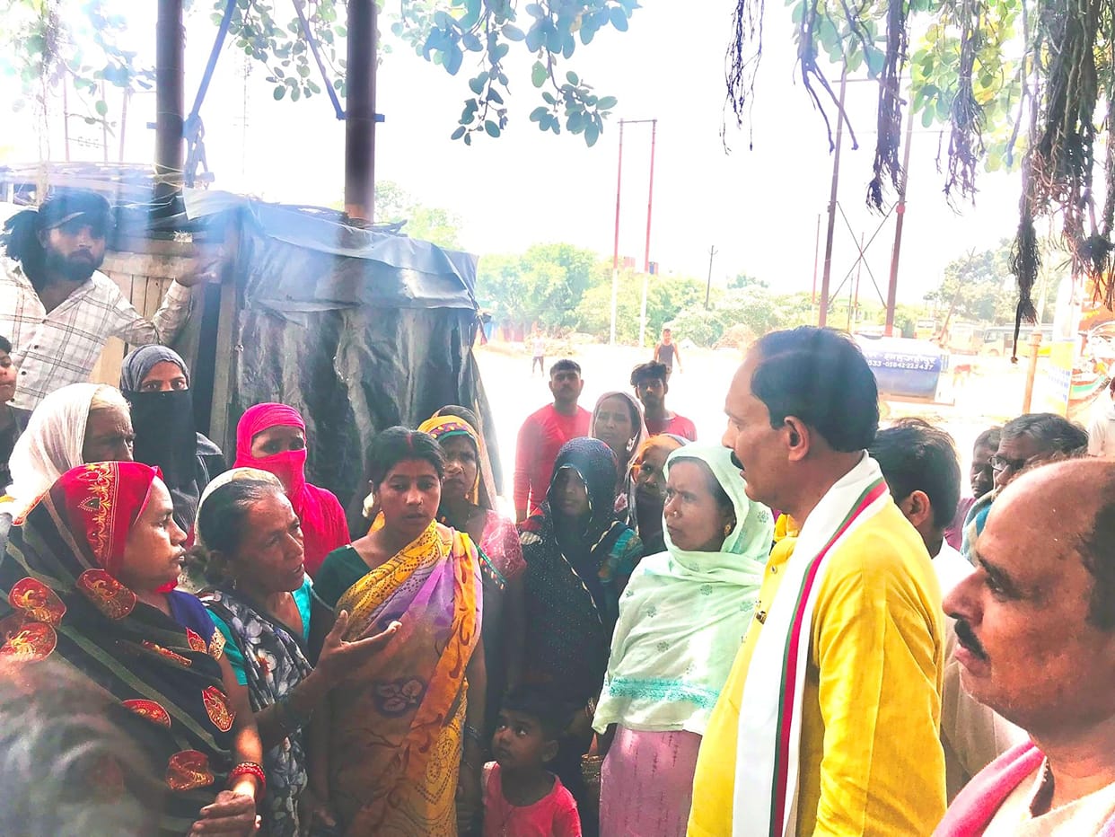 Railways issued notices; SP District President met the affected people and listened to their grievances.