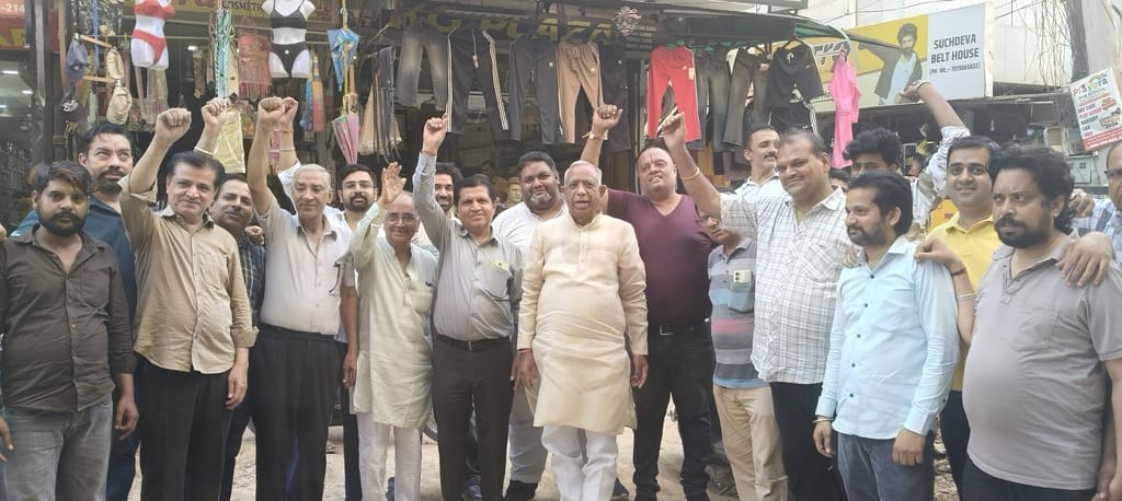 Work in Rodhi Market halted due to stormwater project, traders protest