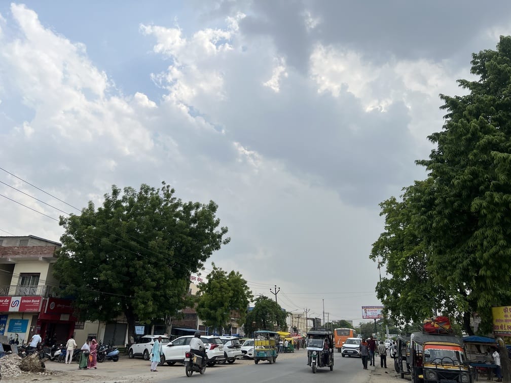 Drizzle in some places, light rain in others