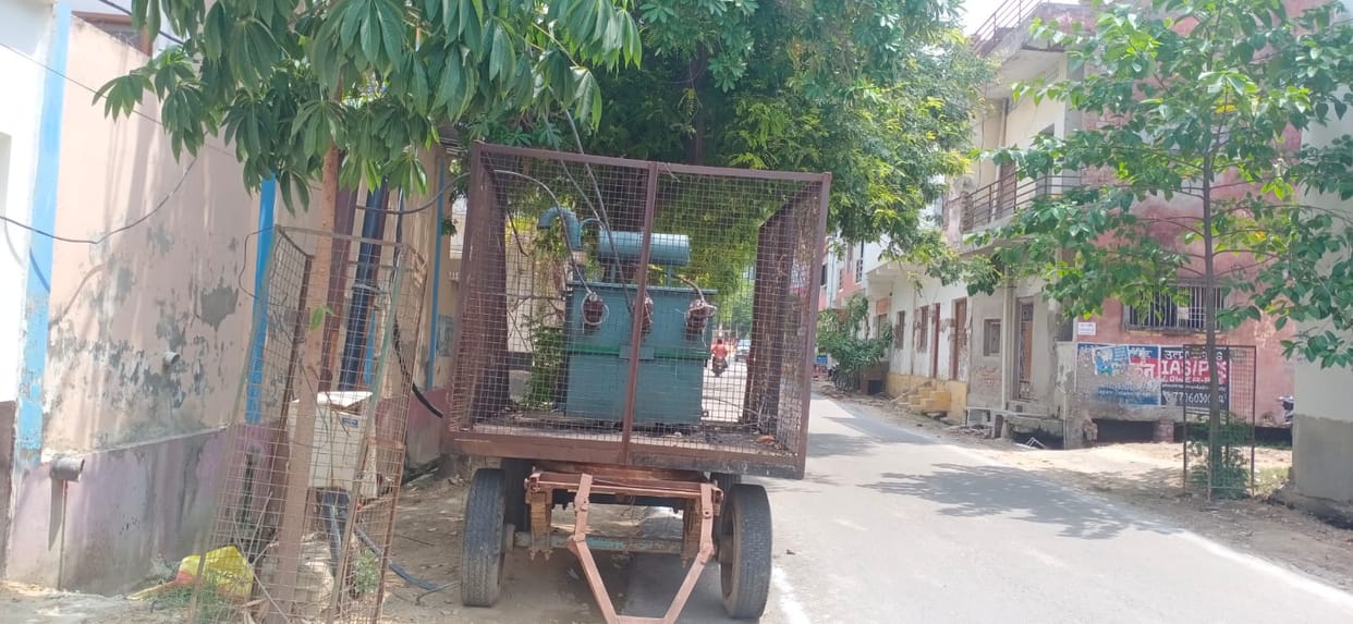 Sir, haven't you forgotten the rule of removal within 48 hours? Transformer trolleys are still standing there even after 10 days.