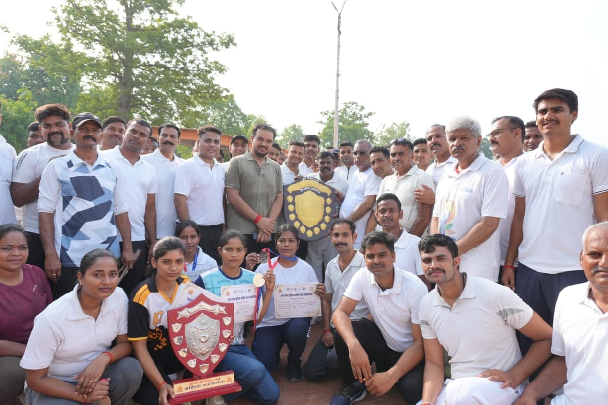 Medal winning players honored, Varanasi zone increased the honor