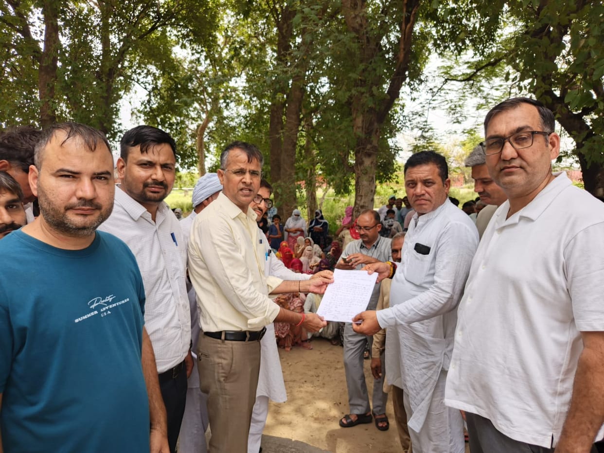 Villagers of Gatauli reached the waterworks over drinking water shortage and raised slogans.